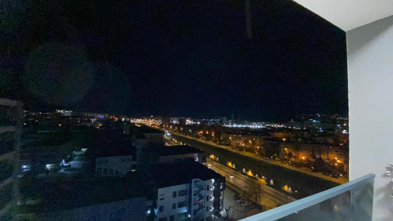 Palas Mall Apartment Q Residence Iasi Bagian luar foto